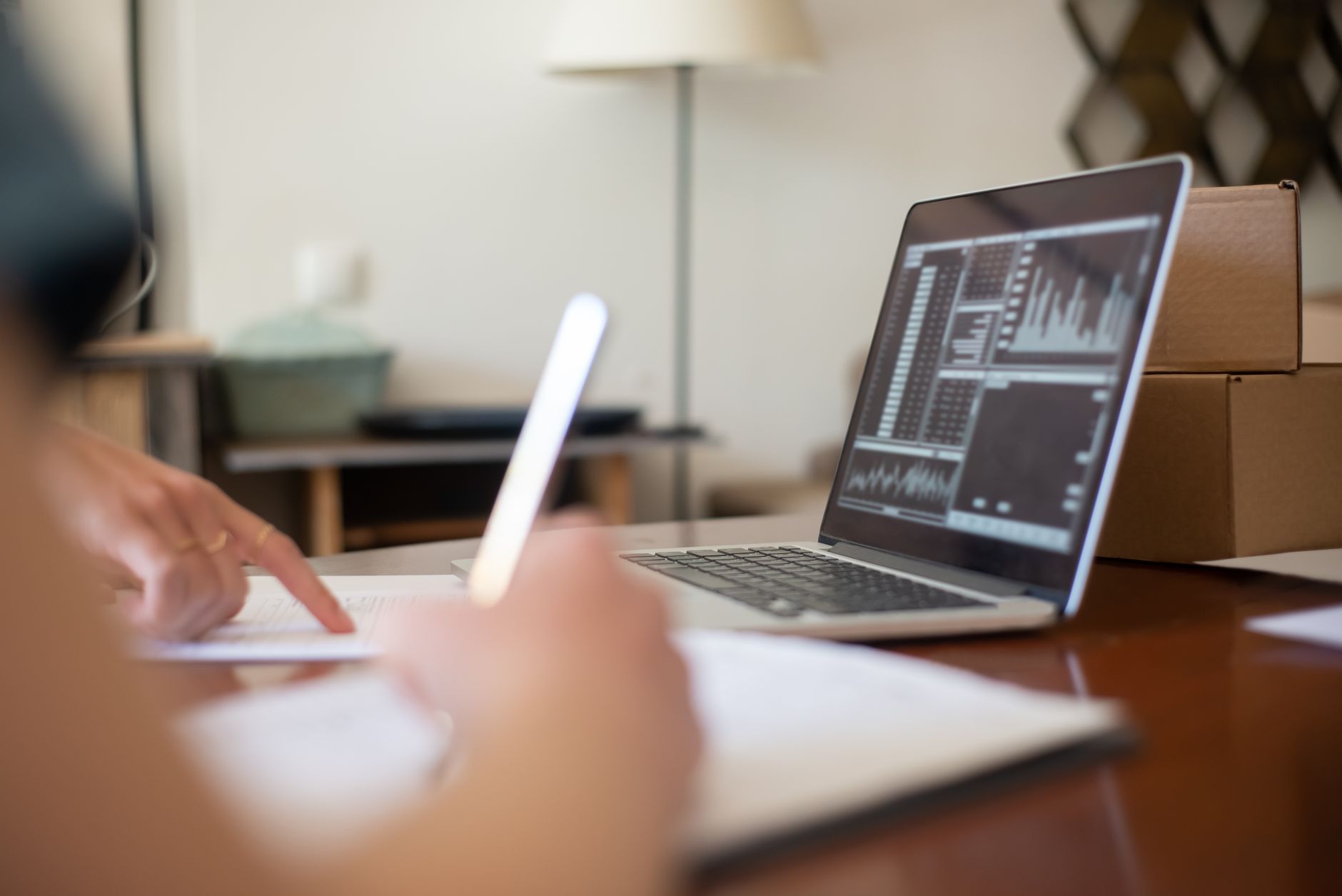 Kostenloses Stock Foto zu #indoor, analyse, arbeitsplatz